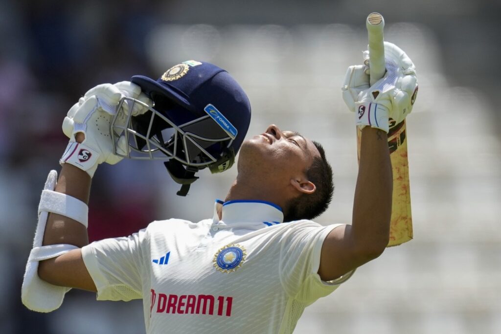 Australia VS Pakistan .Australia’s dominance over Pakistan on opening day