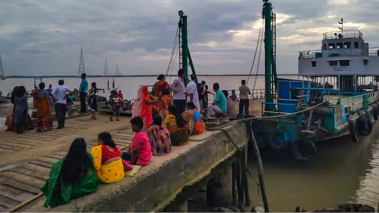 As Cyclone Dana heavy storm near; around 10 lakh to be evacuated